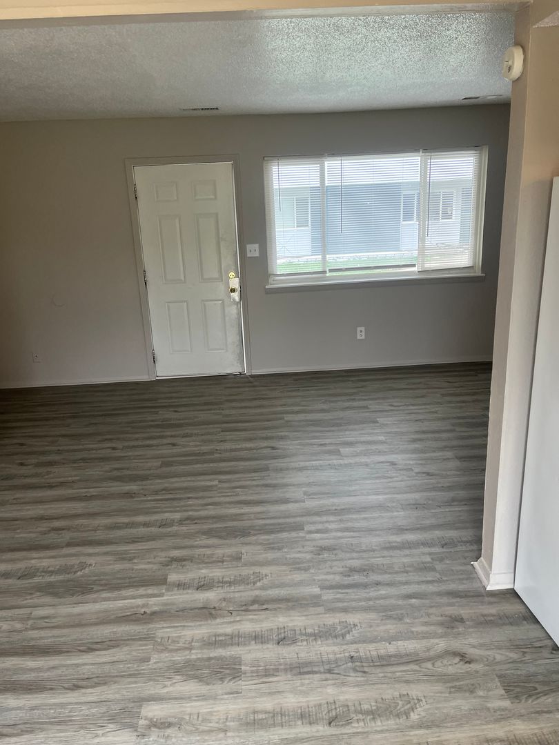 Mexico Apartment: 1221 W Breckinridge Dr.