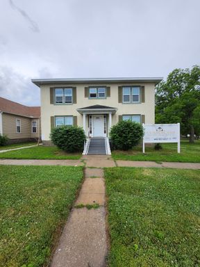 119 West 3rd St. Apt. C, Salisbury, MO 65281