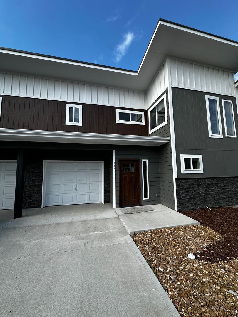 Sedalia Apartment: 1350 E 24th St