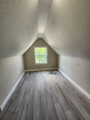 Listing photo thumbnail