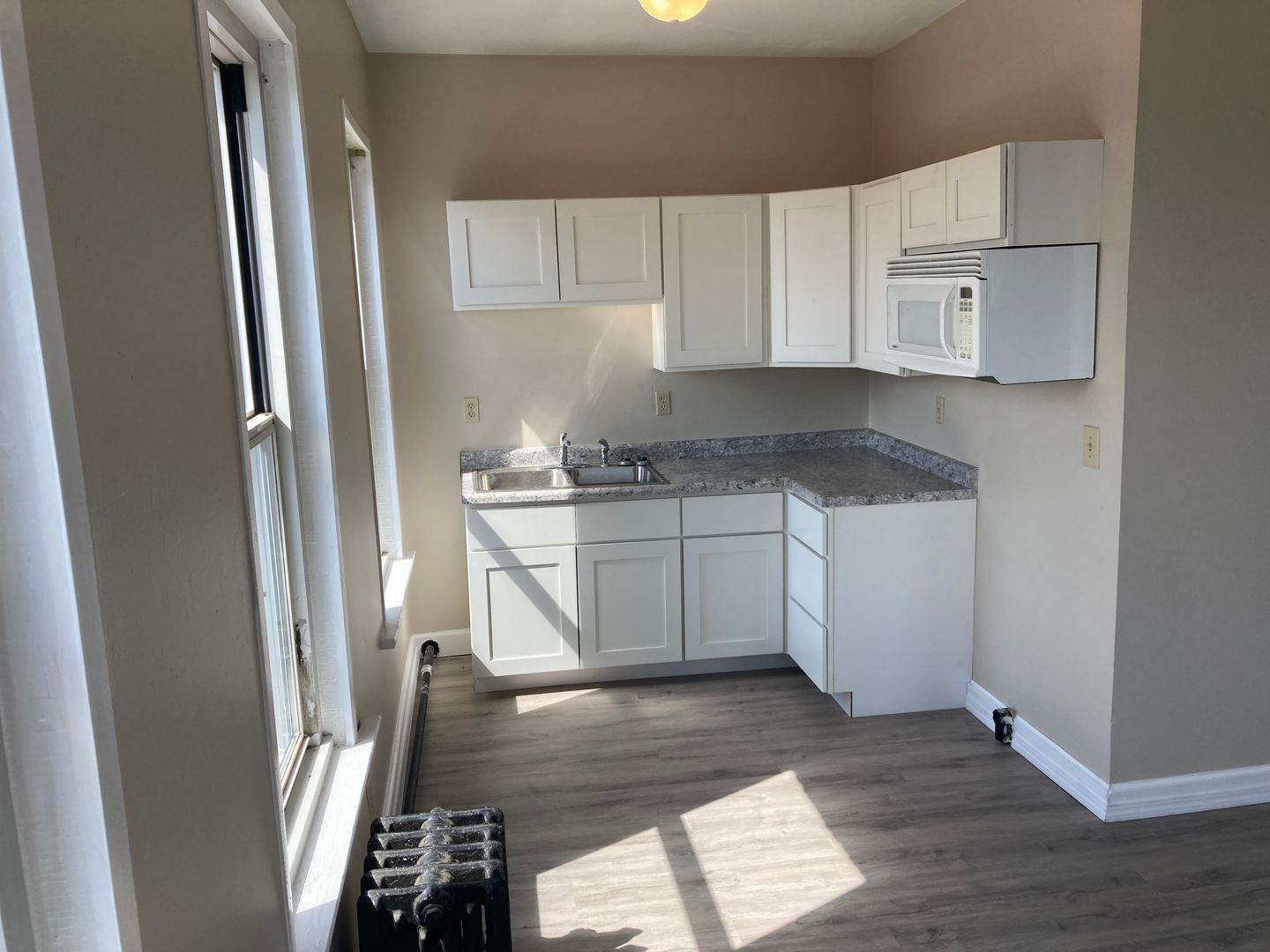 Kirksville Apartment: 202 E Jefferson