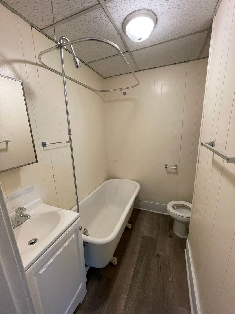 Kirksville Apartment: 202 E Jefferson - 202 E Jefferson St #303