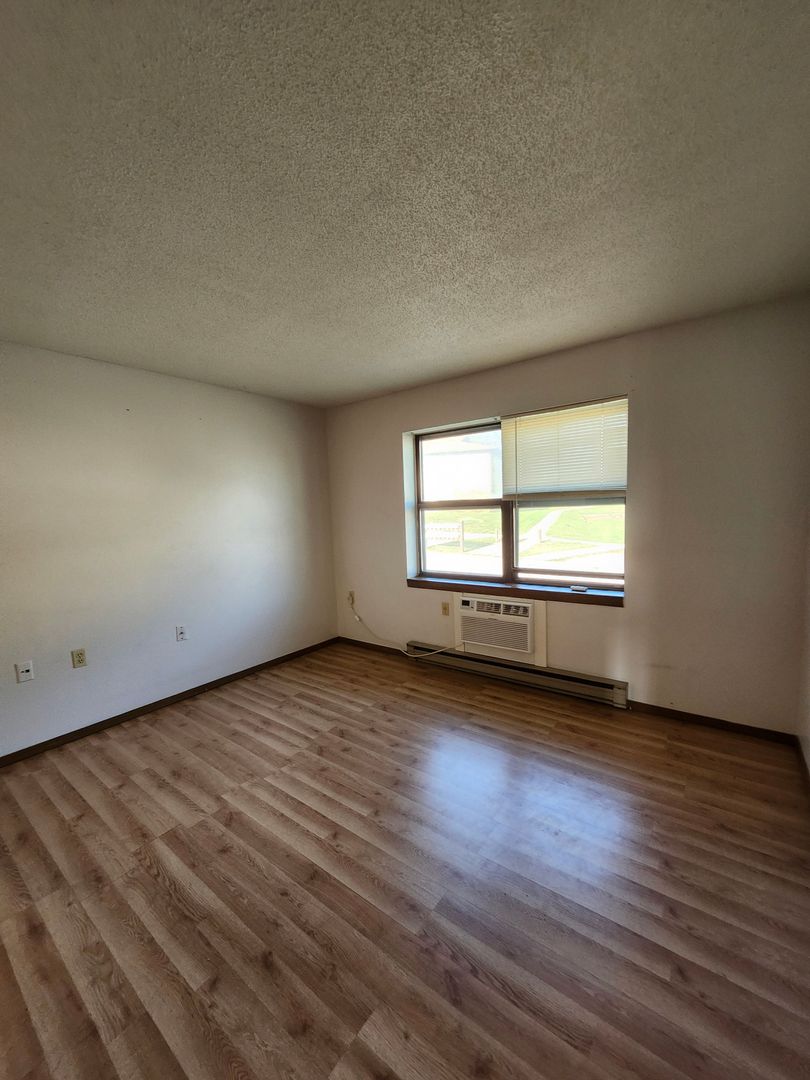 Boonville Apartment: 400 Boone Village Dr