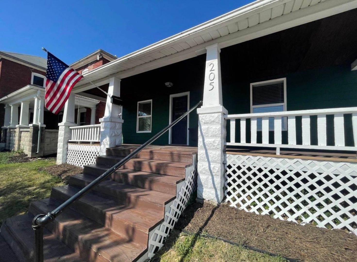 Fayette House: 205 N Church St