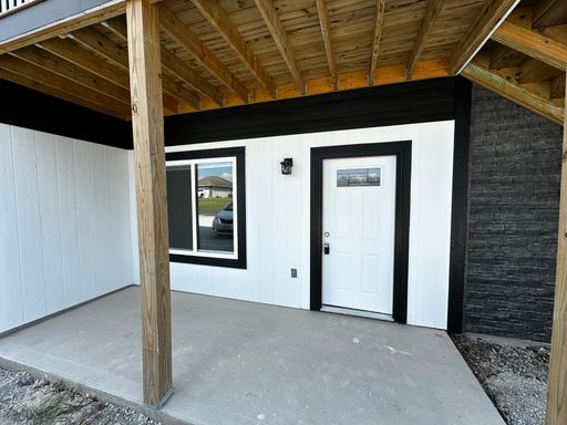 Listing photo thumbnail