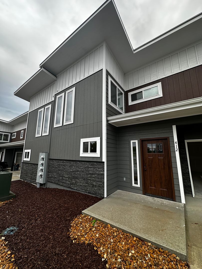 Sedalia Apartment: 1350 E 24th St