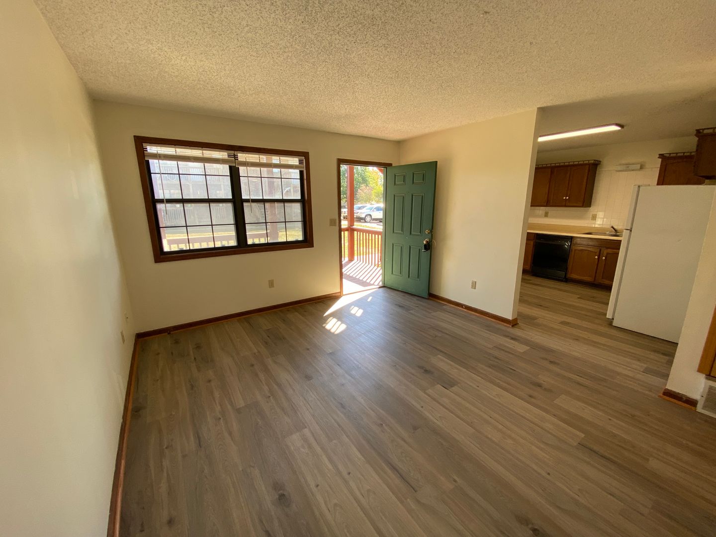 Warrensburg Apartment: 821 Sunflower St.