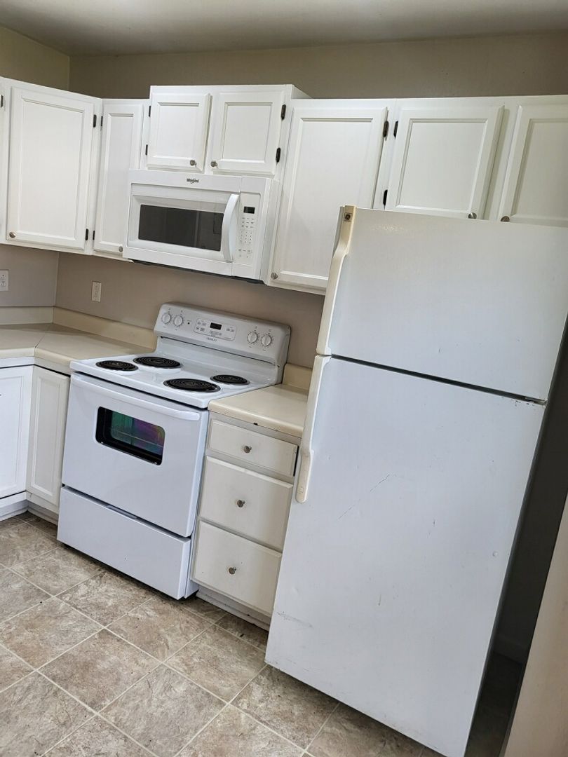 Jefferson City Apartment: 5212 Collier Ct