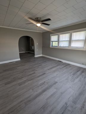 119 West 3rd St. Apt. B, Salisbury, MO 65281