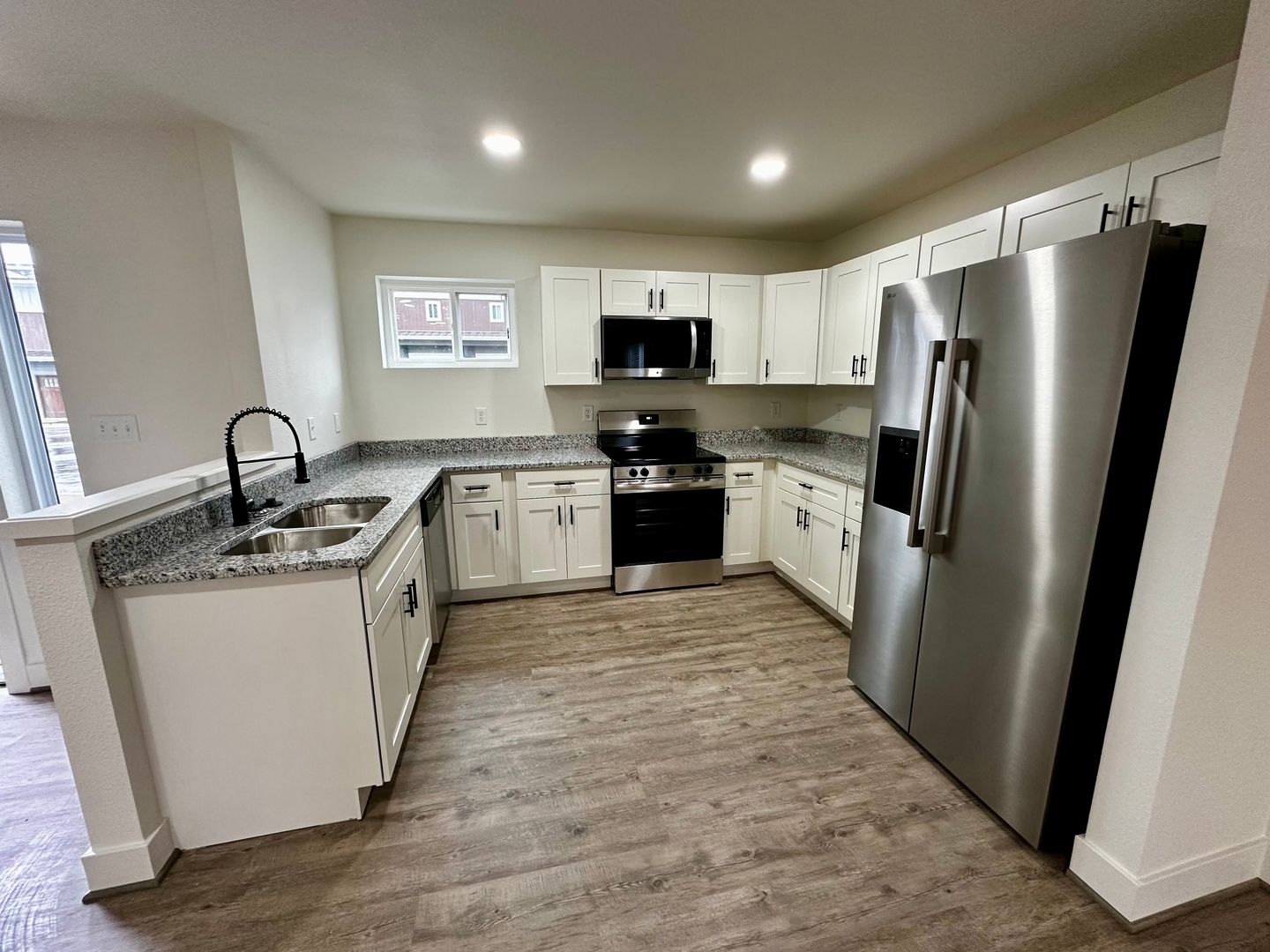 Sedalia Apartment: 1350 E 24th St