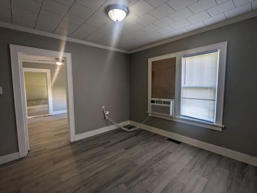 Listing photo thumbnail