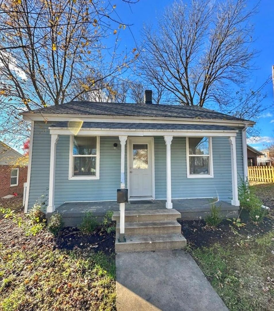 Boonville House: 205 7th St