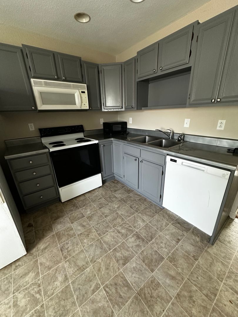 Jefferson City Apartment: 5208 Collier Ct