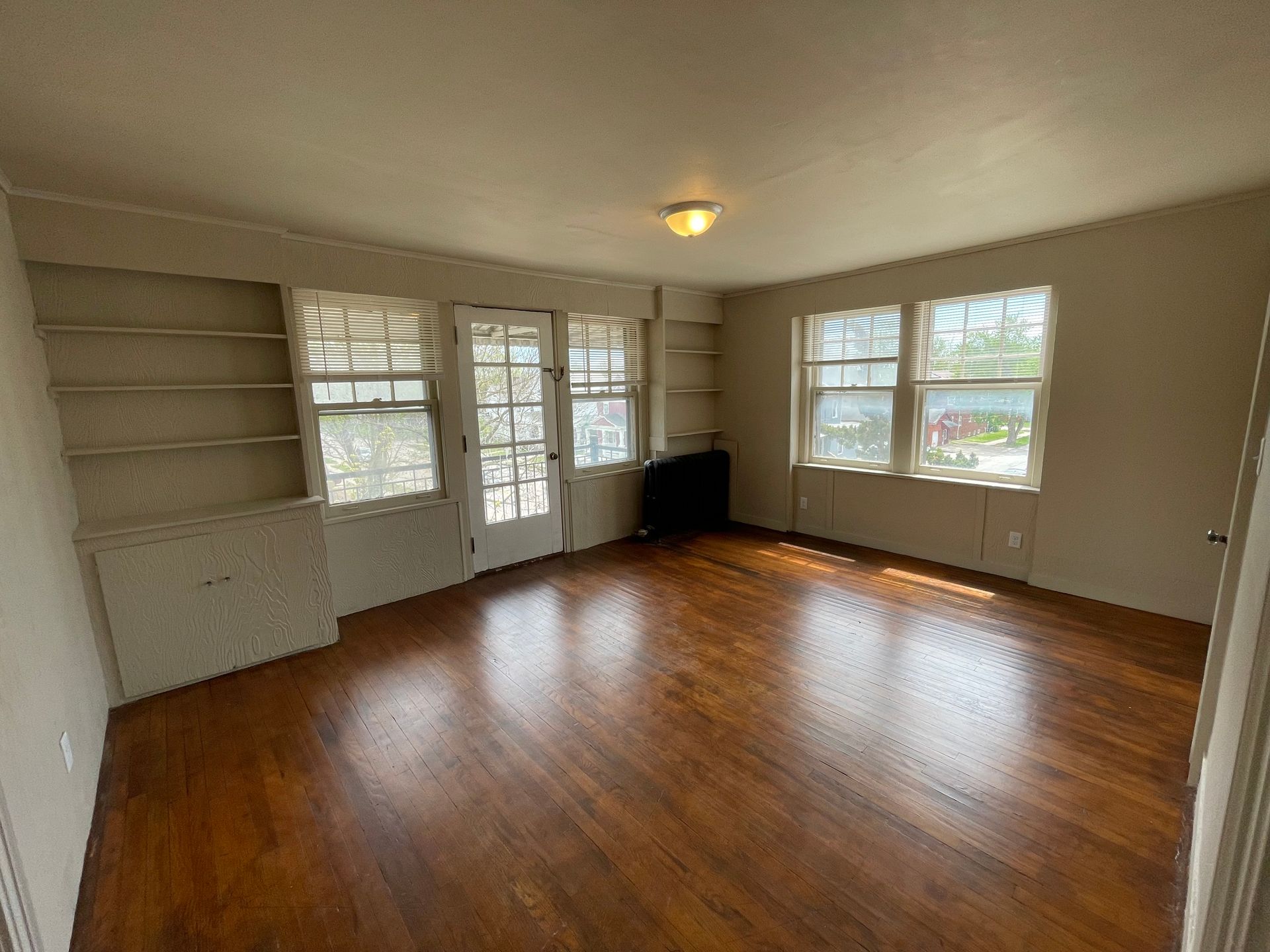 Kirksville Apartment: 216 S Mulanix St