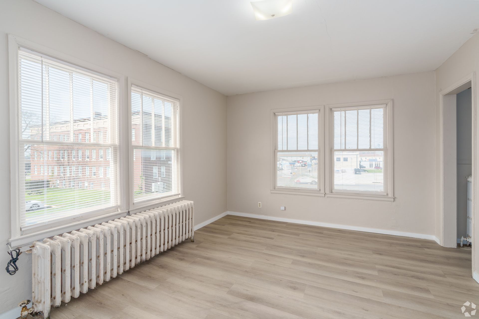 Kirksville Apartment: 207 E Jefferson St