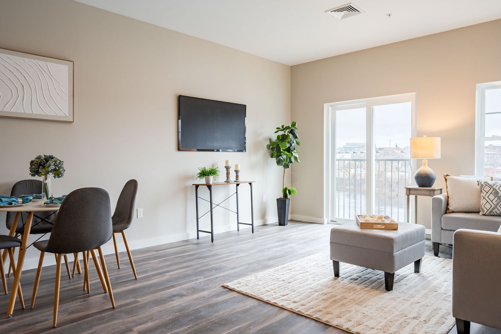 Auburn Apartment: 186 Main Street