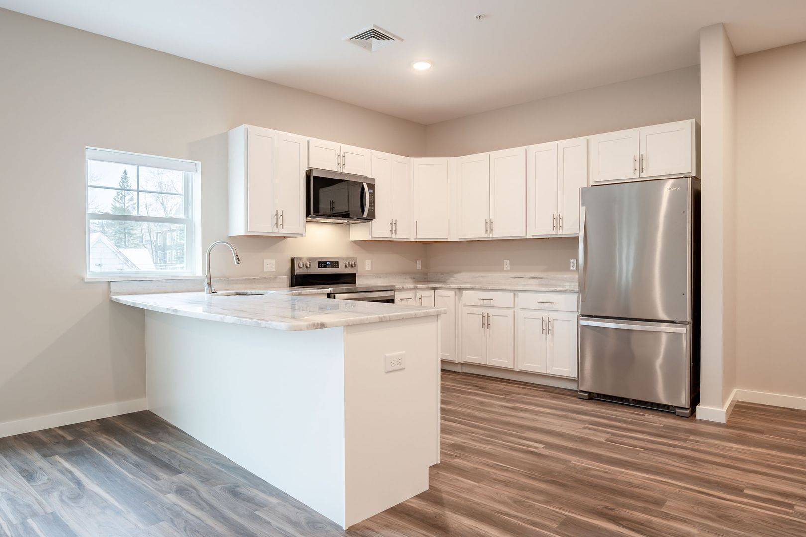 Auburn Apartment: 186 Main Street