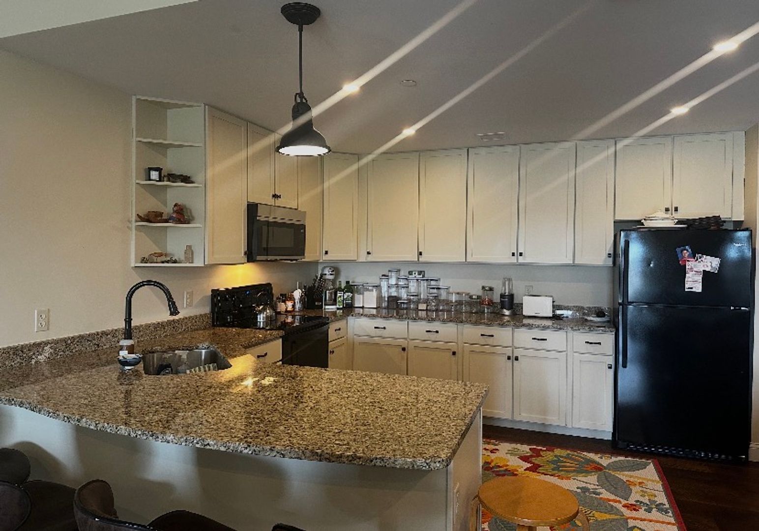 Gorham Apartment: 7 Railroad Ave