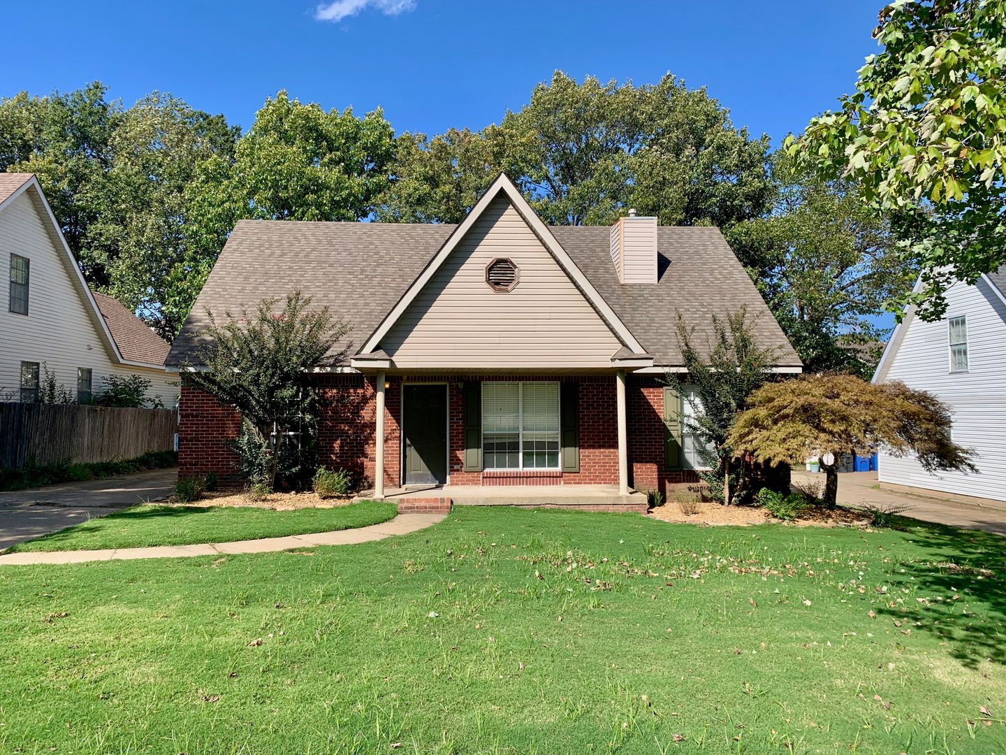 Jonesboro House: 1414 Golf Course