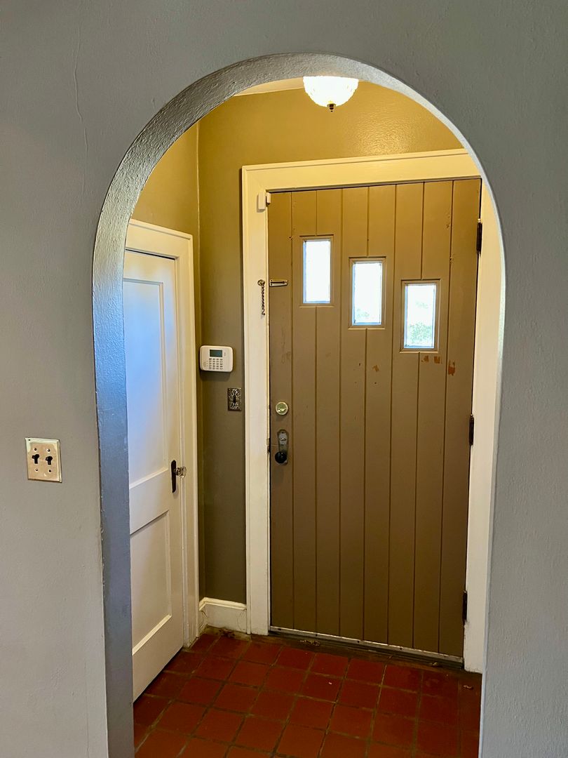 Jonesboro House: 1123 Flint St.