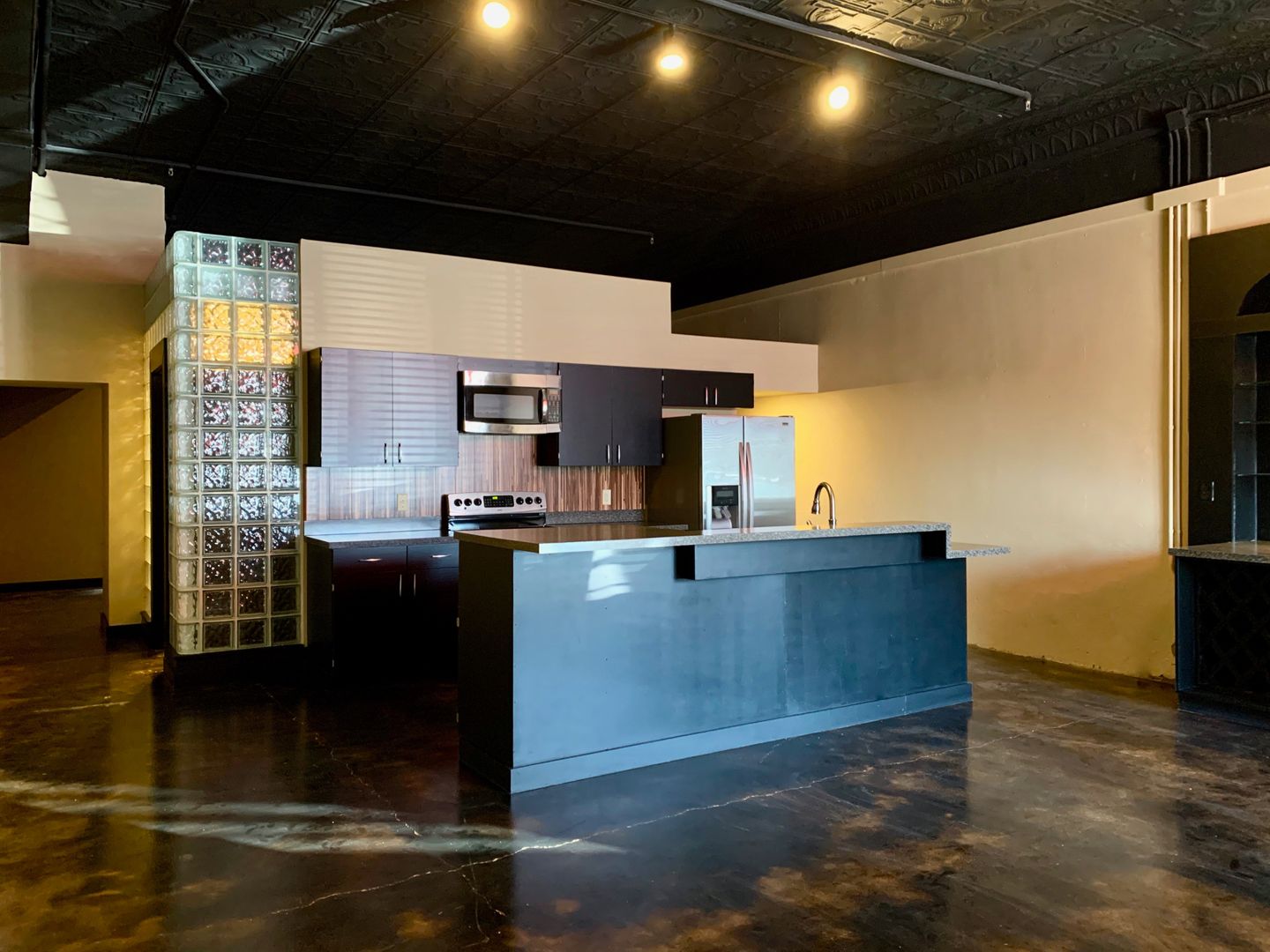 Jonesboro Apartment: 110 W Huntington Ave