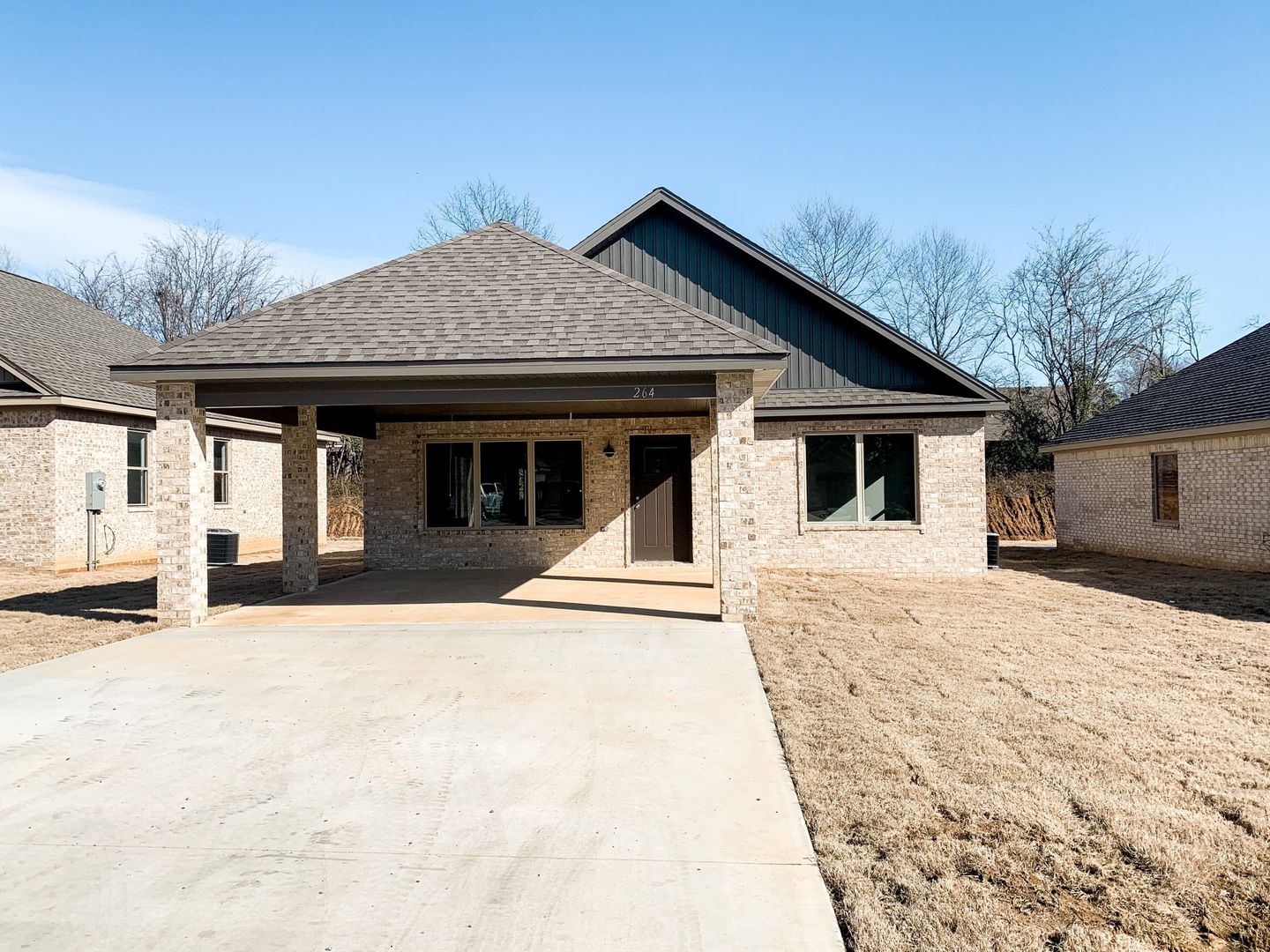 Jonesboro House: 264 Wolf Den