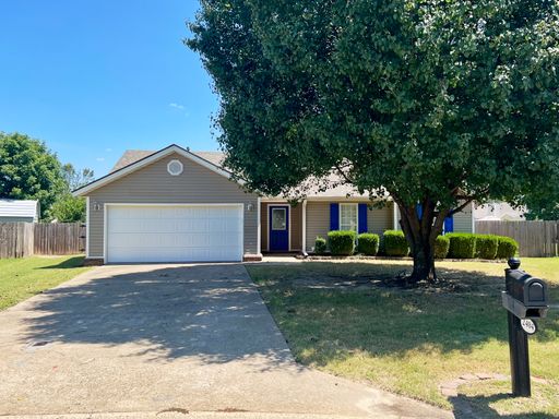 3 Bed, 2 Bath with Vaulted Living Room, Walk-In Shower, and Privacy-Fenced Yard – photo 1