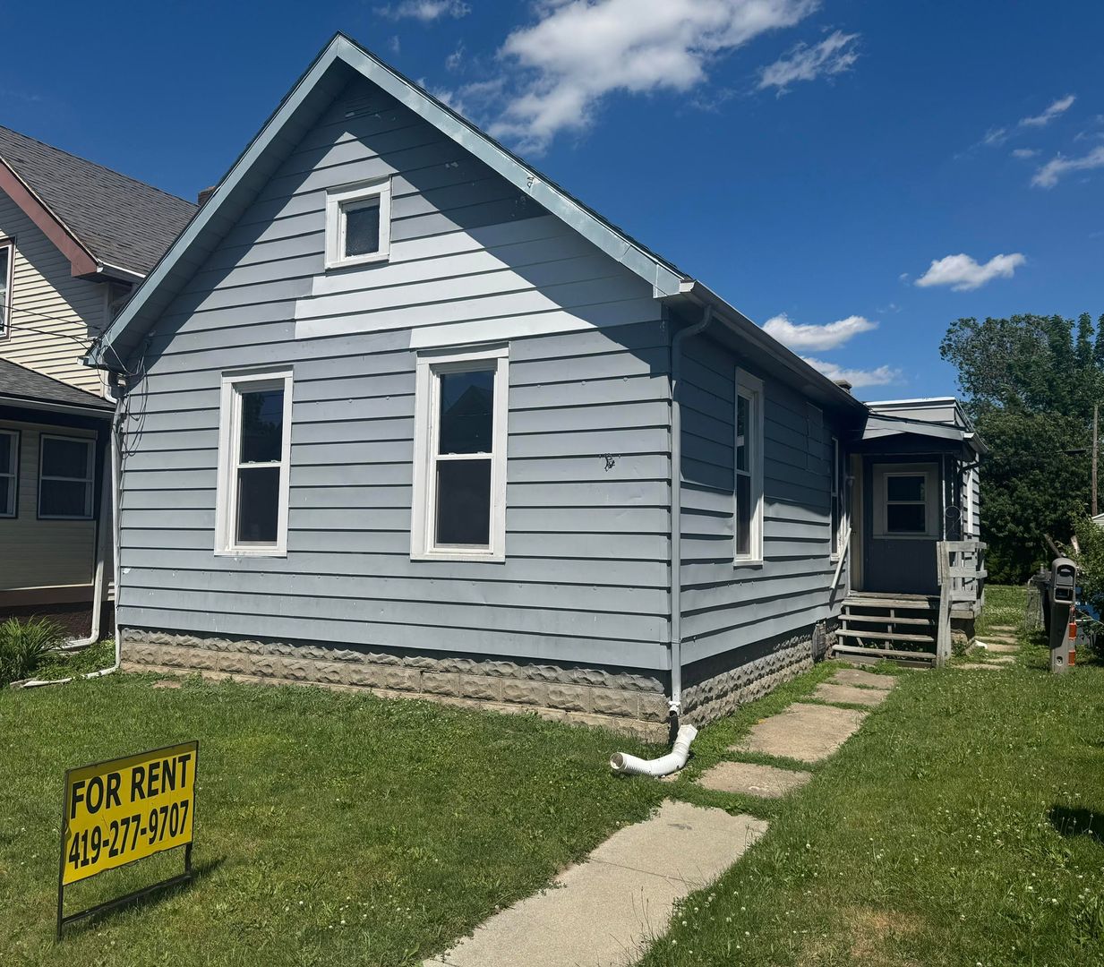 Toledo House: 557 Valleywood Dr