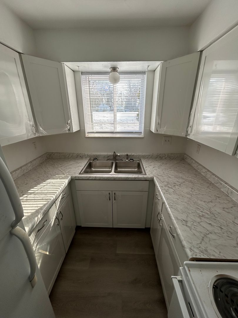 Toledo Apartment: 6047 Whiteford Center Rd