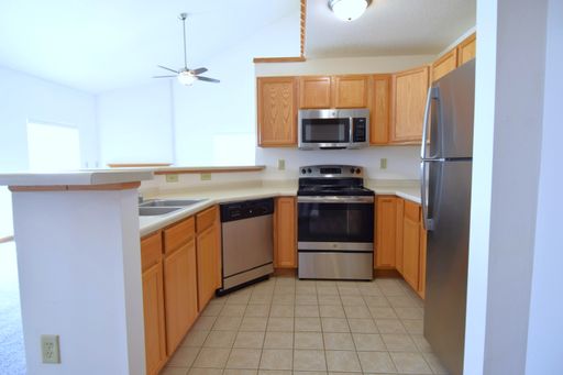 Two Bedroom Plus Loft, Two Bathroom – photo 1