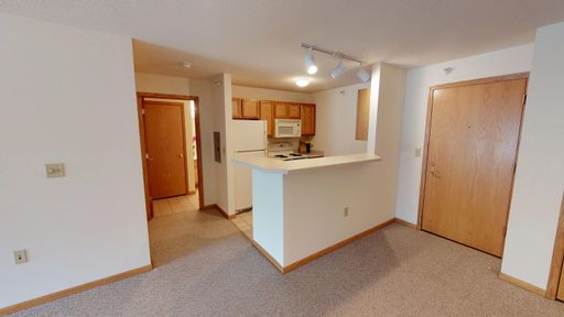 One Bedroom Plus Den, One Bathroom – photo 1