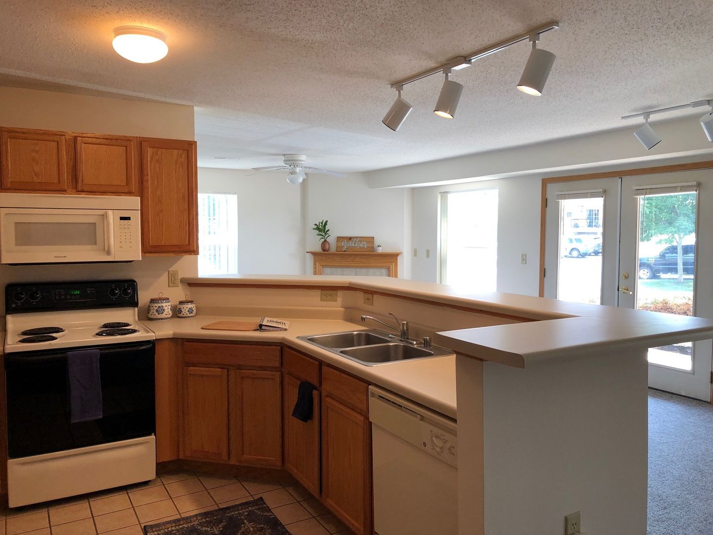 Madison Apartment: 8002 Starr Grass Drive