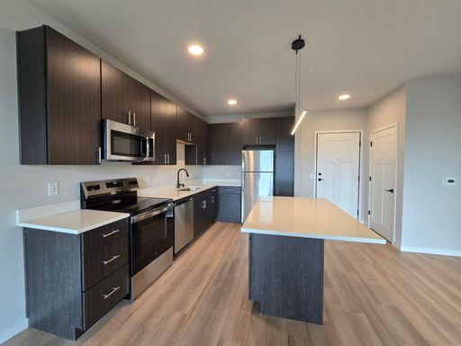 1 Bed + Den, 1 Bath - Copper – photo 1