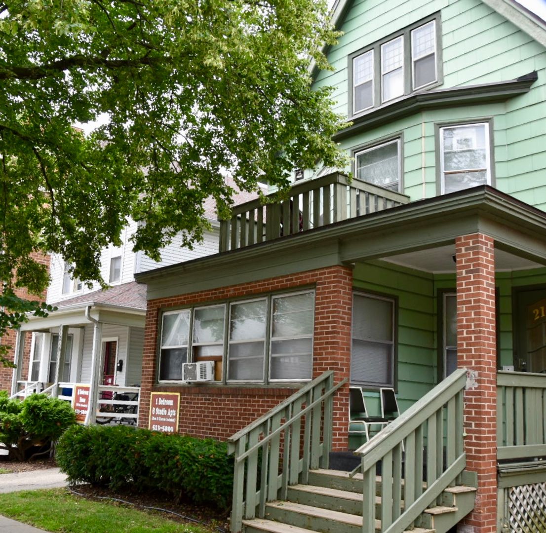 Madison Apartment: 214/216 W. Gilman Street