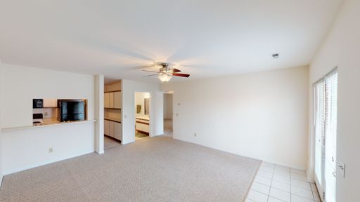 Two Bedroom Apartment Available – photo 1