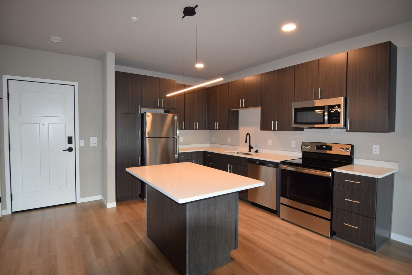 Madison Apartment: 5604 Schroeder Rd