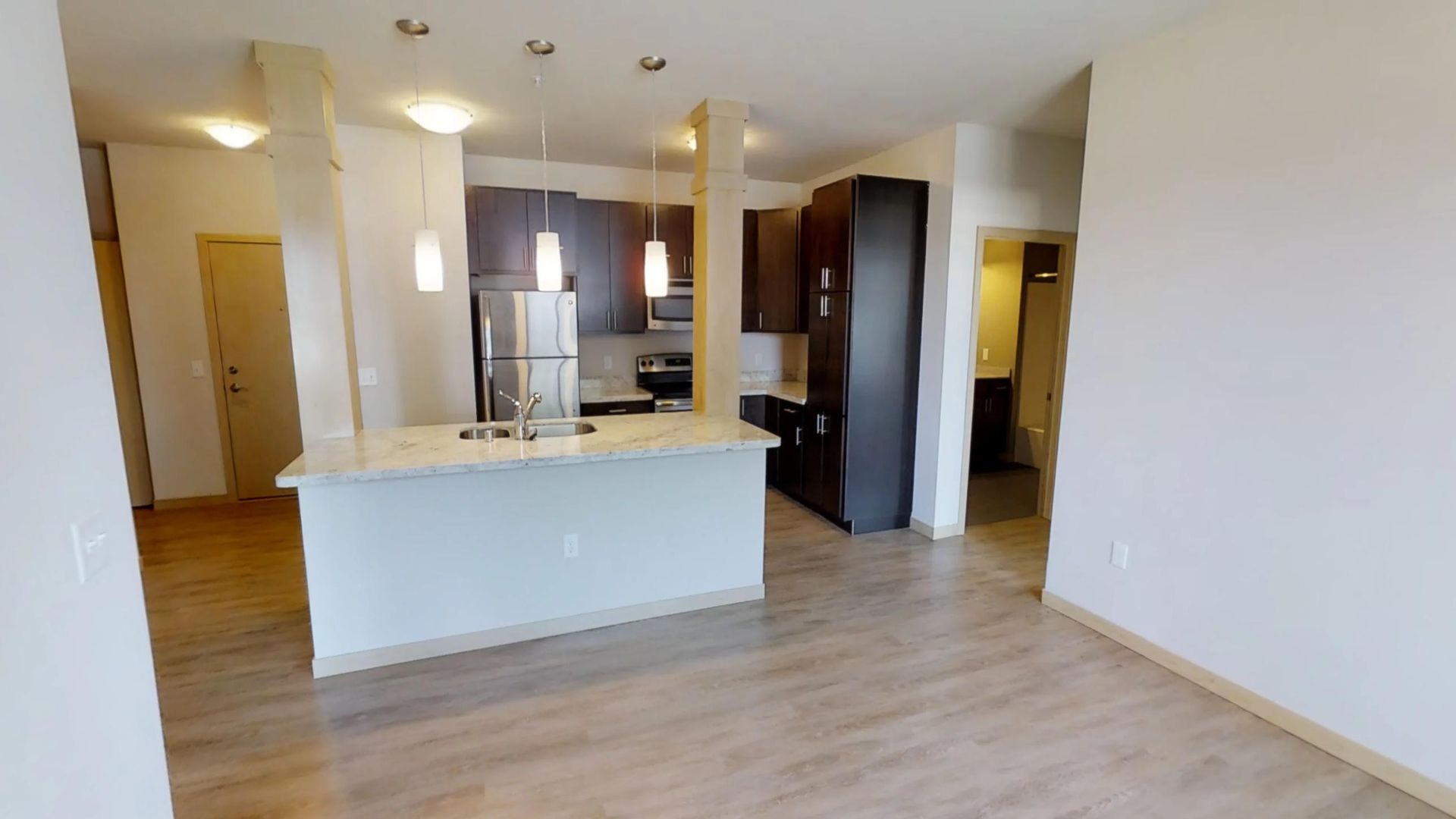 Madison Apartment: 902 Drake Street