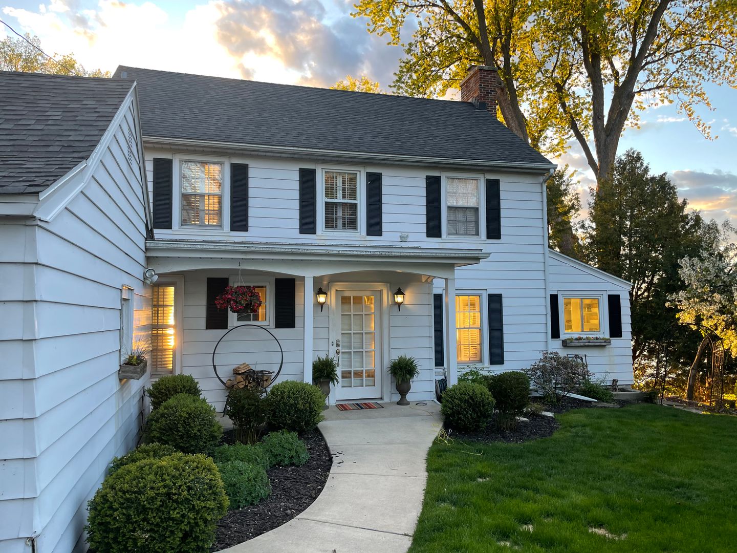 Madison Apartment: 1215 Farwell Drive