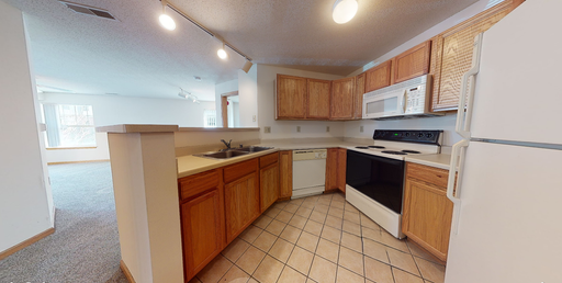 One Bedroom Plus Den, One Bathroom – photo 1