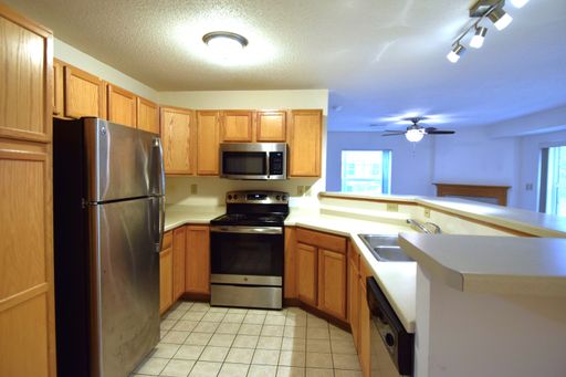 Two Bedroom, Two Bathroom – photo 1