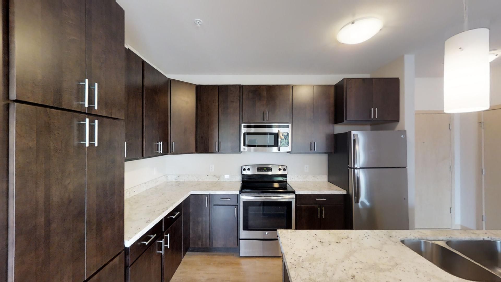 Madison Apartment: 902 Drake Street