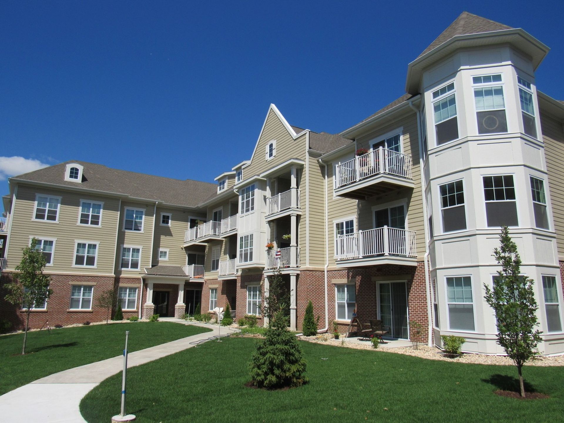 Hartland Apartment: 180 & 200 E. Capitol Drive & 211 Lawn Street