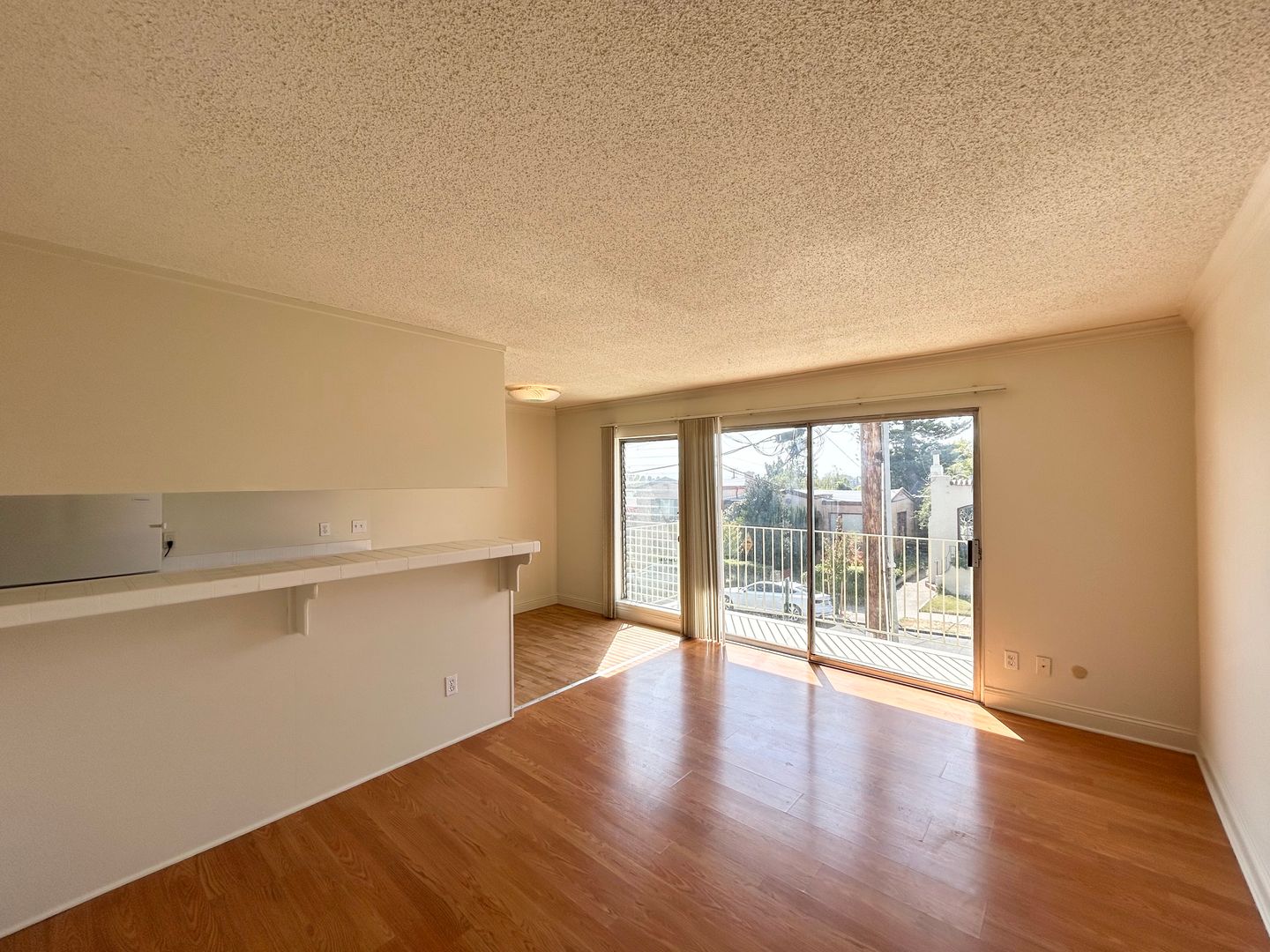 Albany Apartment: 1400 Solano Avenue