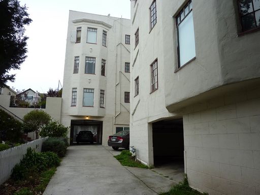 2 rooms apartment no living room near UC Berkeley North Side – photo 1