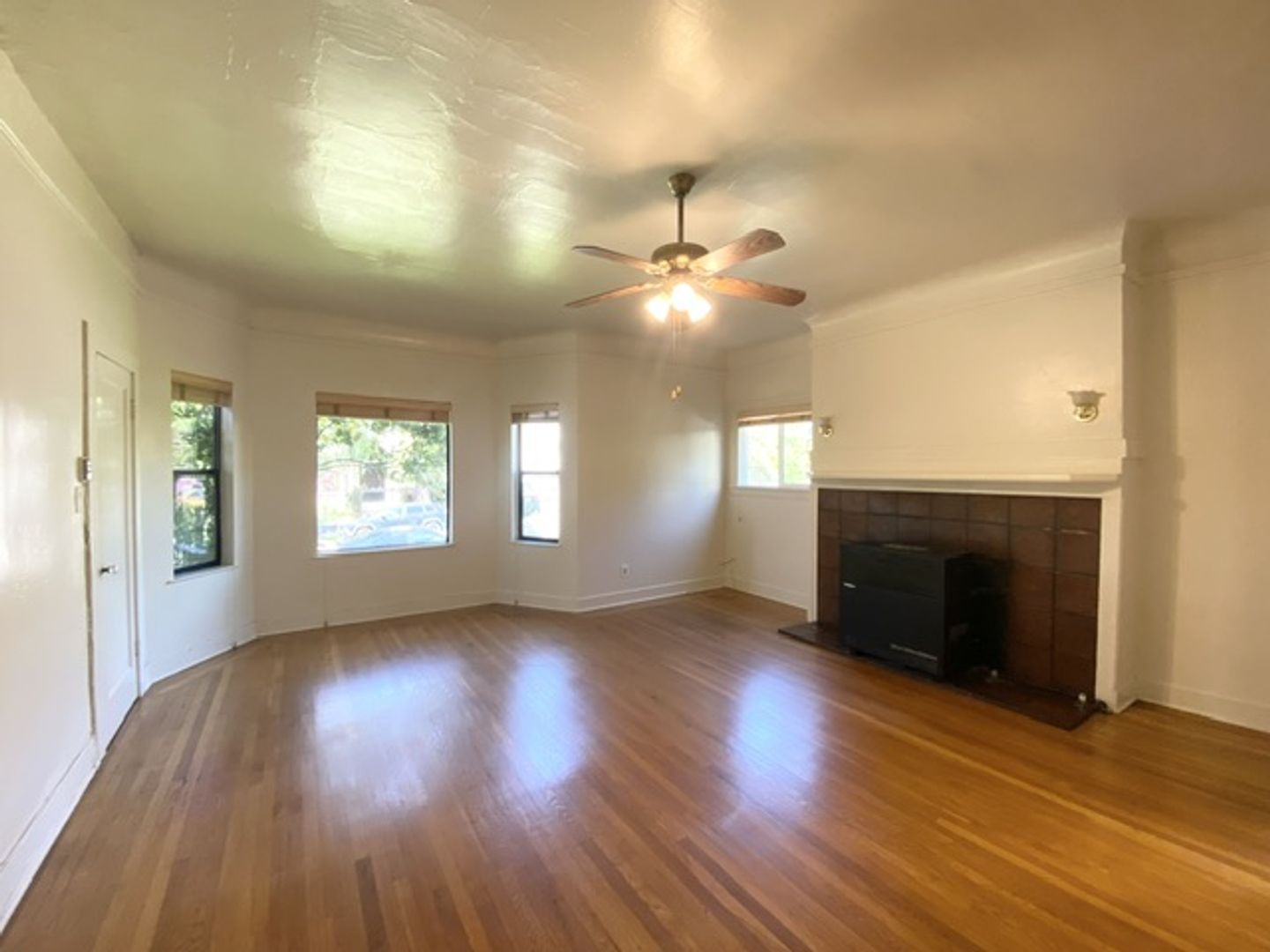 Berkeley Apartment: 2735-2737 Benvenue Ave