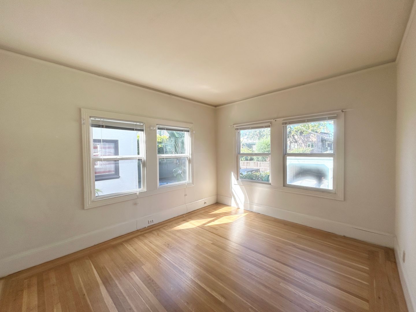 Berkeley Apartment: 2718 College Ave.