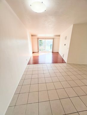 Family friendly 2BR one block east of Lake Merritt – photo 1