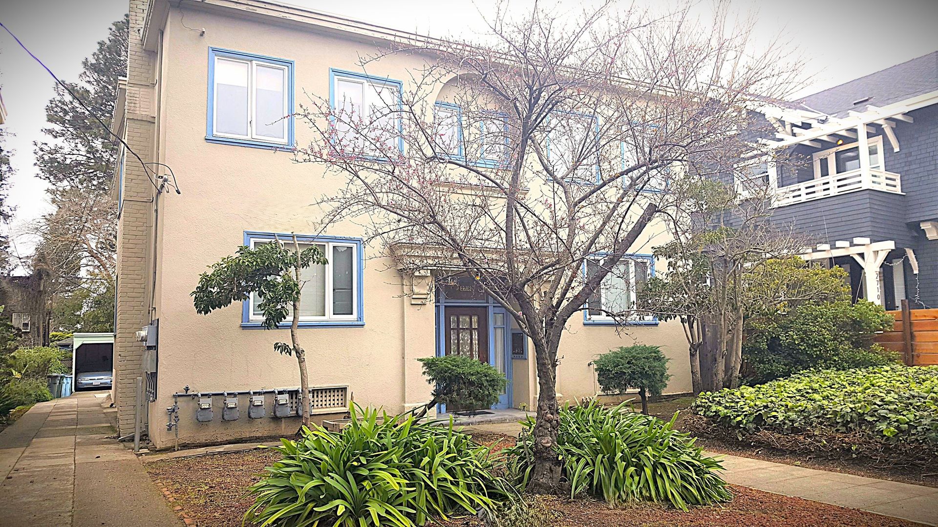 Berkeley Apartment: 2718 College Ave.