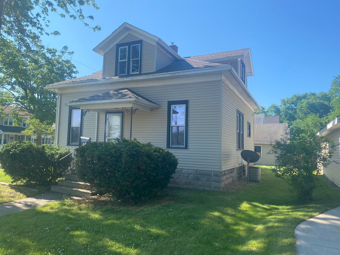 Appleton House: 1003 W Spencer Street