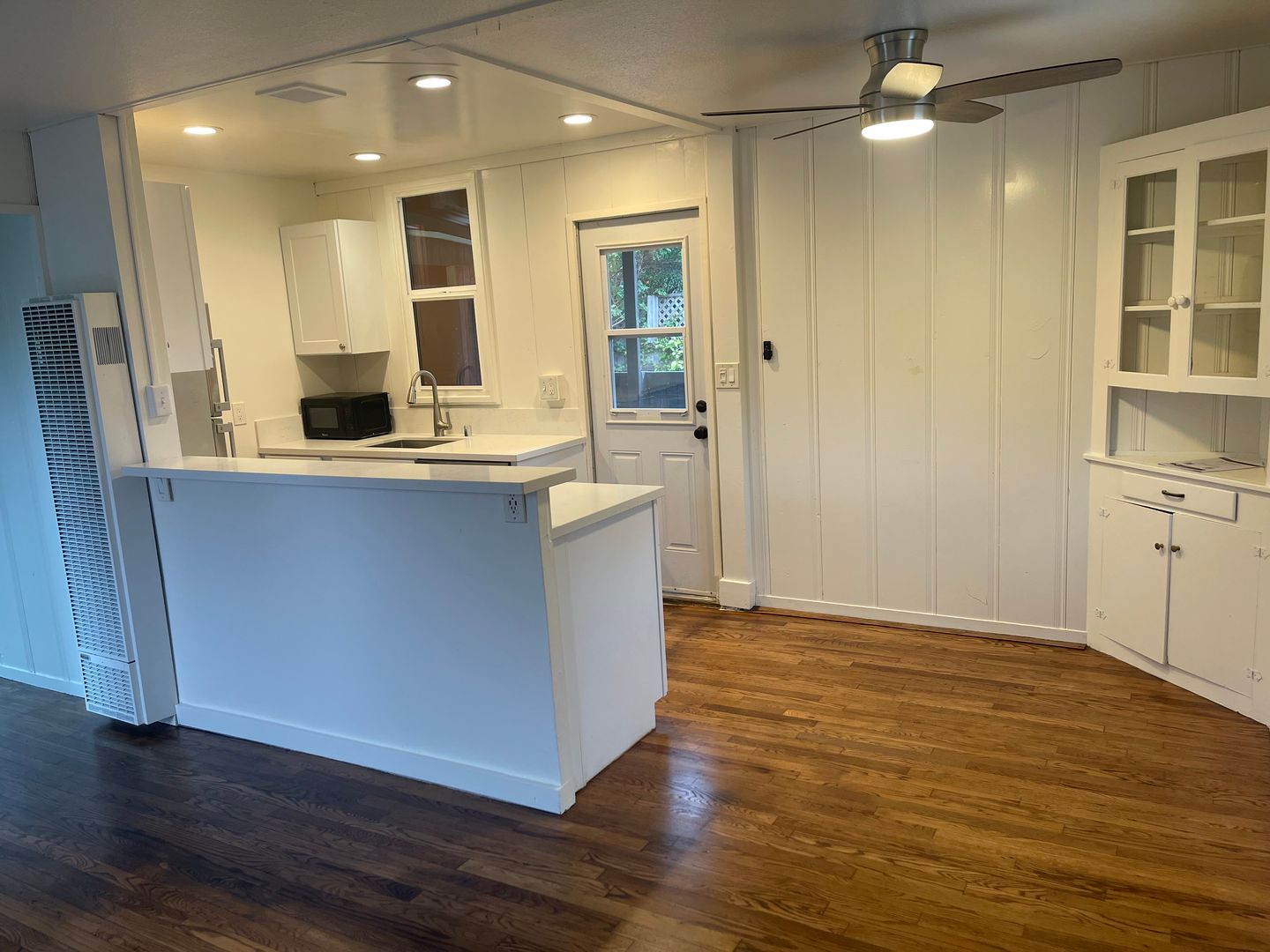 San Diego House: 4965 Mansfield St